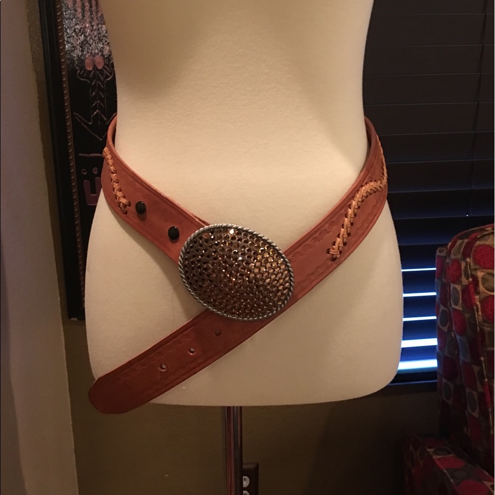 HAND TOOLED LEATHER BELT