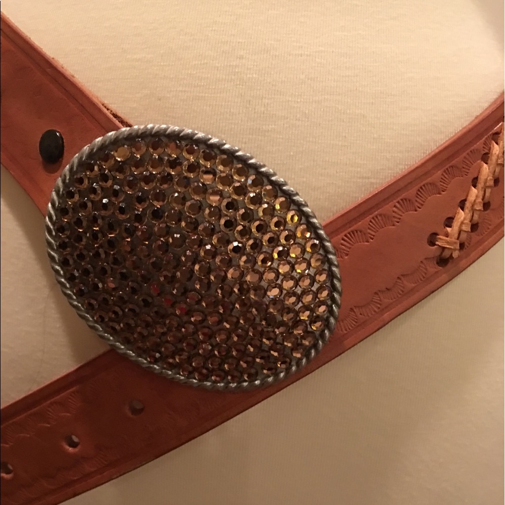 HAND TOOLED LEATHER BELT - Picture 2 of 5