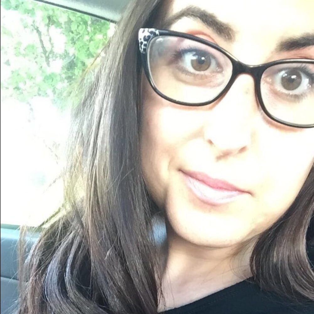 Meet your Posher, Danielle