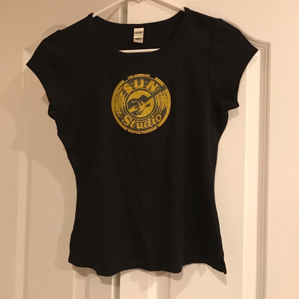 Women's SUN STUDIOS Size med black fitted tshirt
