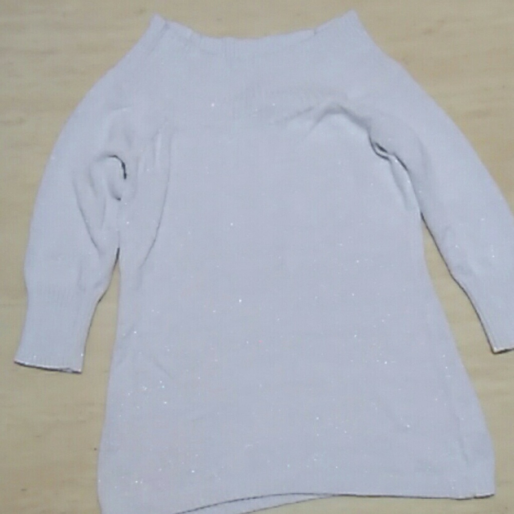 Whit House + Black Market/ S / off shoulder sweatr