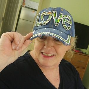 Meet your Posher, Angela