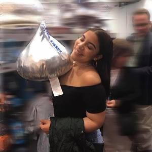 Meet your Posher, Liz