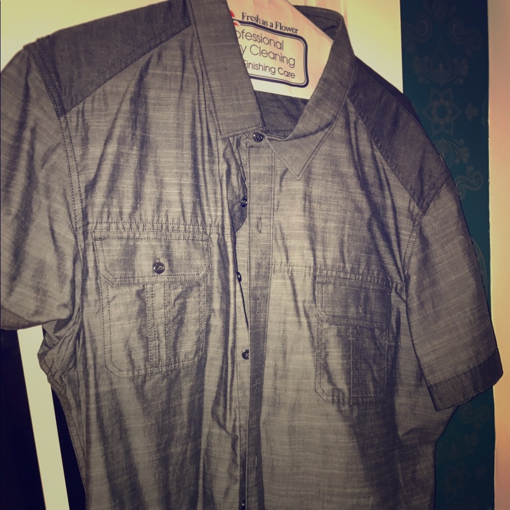 Men's Rock and Republic short sleeve dress shirt