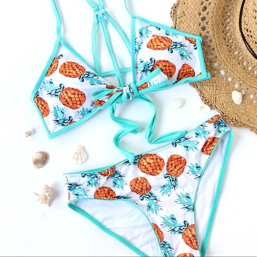 โก๏ธ๐บ๐ธ๐HP๐ white Pineapple wrap bikini set - Picture 3 of 7
