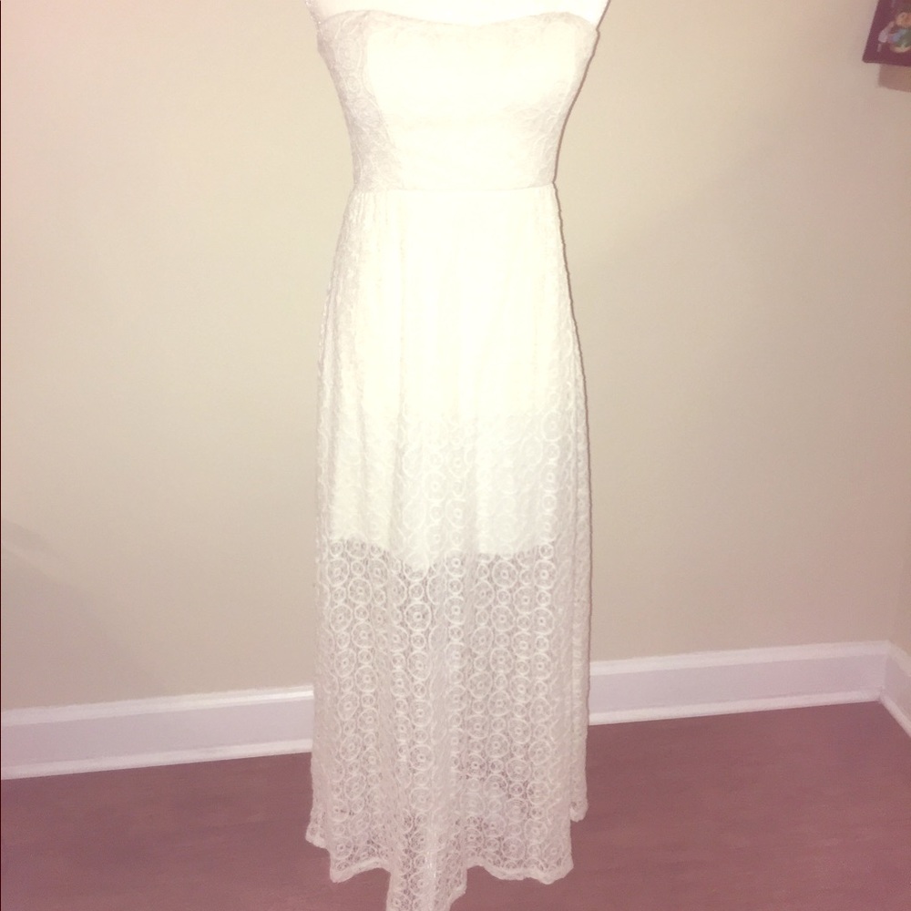 ❌❌SOLD❌❌Very Beautiful Flowy 2 Layer Dress