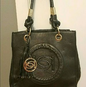 bebe Purse, Black w/ Gold Hardware GORGEOUS EUC!