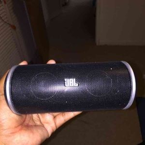 jbl speakers first generation. NO charger