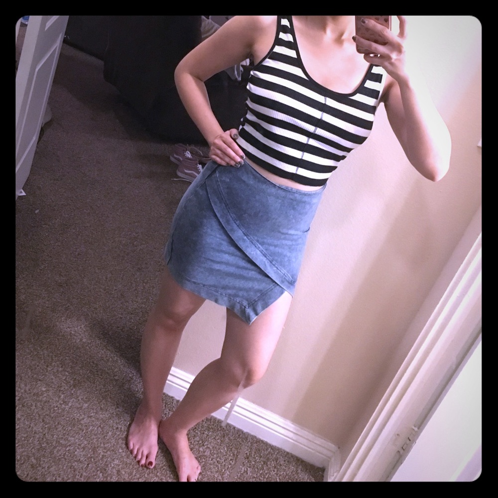 Urban Outfitters BDG crop top