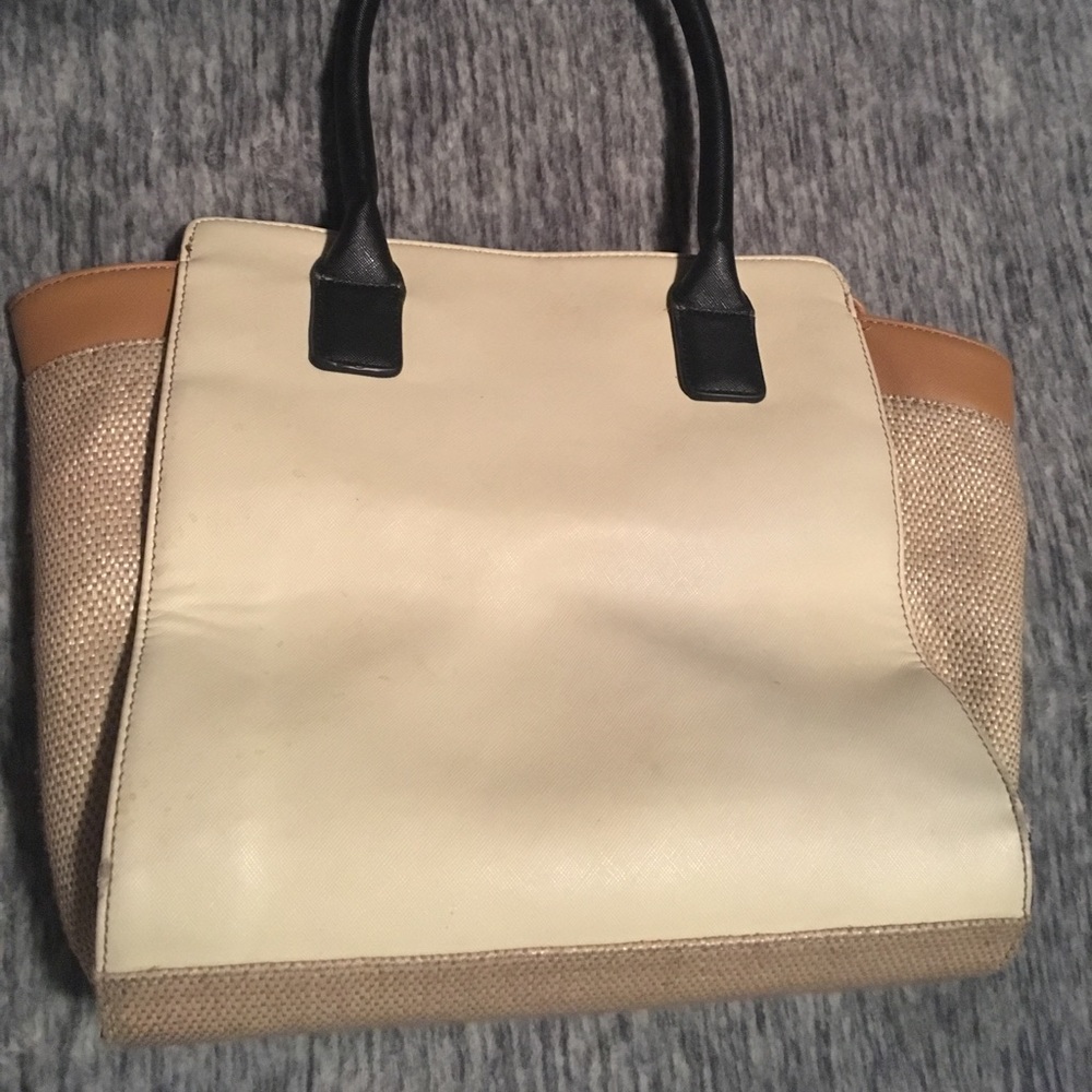 Medium sized tote/handbag