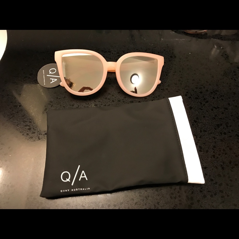 new PARADISO quay pink/silver sunglasses
