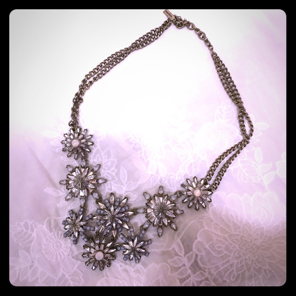 ☀️Pretty Bauble bar statement necklace☀️🎊🎉🌟