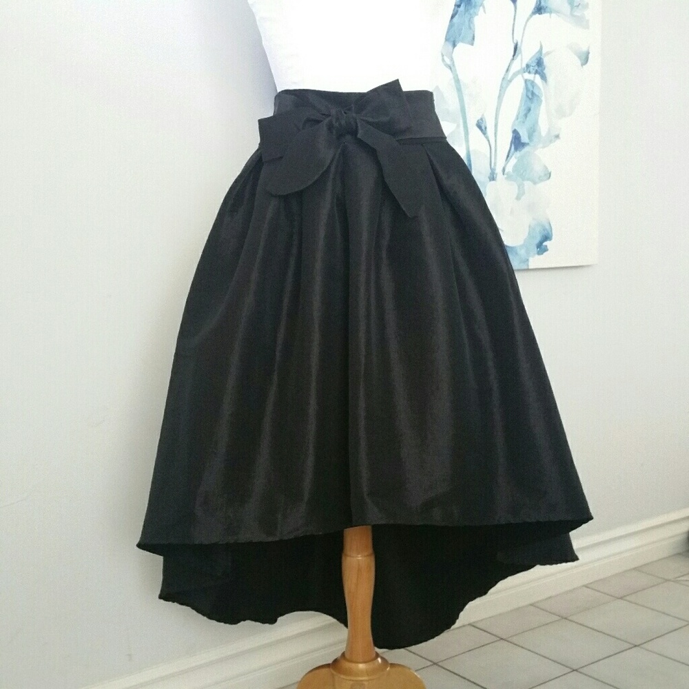 Black Evening Hi-Low Skirt Medium 🌸