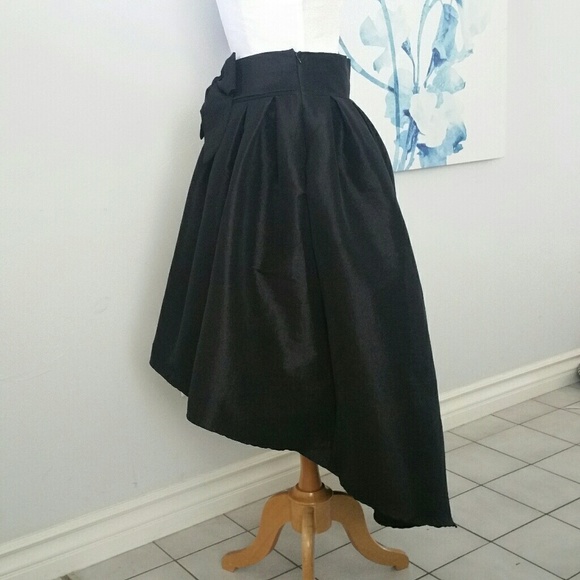 Black Evening Hi-Low Skirt Medium 🌸 - Picture 2 of 7