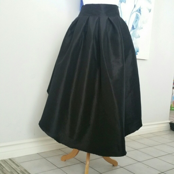 Black Evening Hi-Low Skirt Medium 🌸 - Picture 3 of 7
