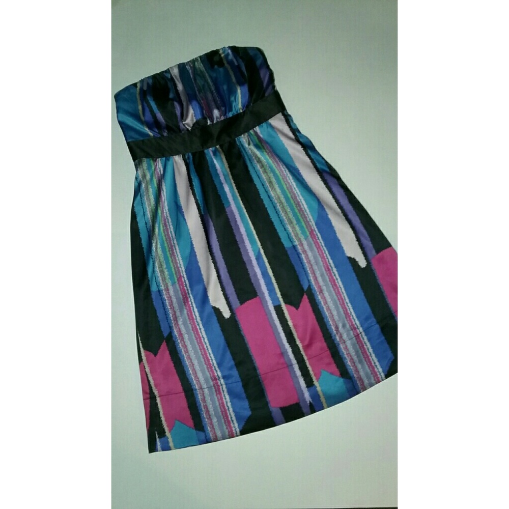 🎀Multicolor strapless Size Small by The Limited🎀