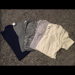 PINK Victoria's Secret V-neck Tee Bundle🎀