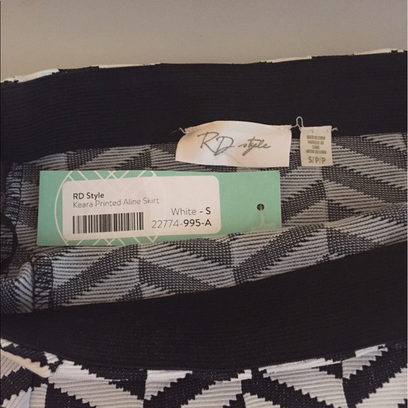 Aline skirt - Picture 2 of 3