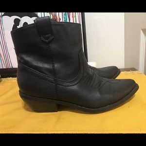 Soda Black Ankle Cowboy Boots Size 6.5