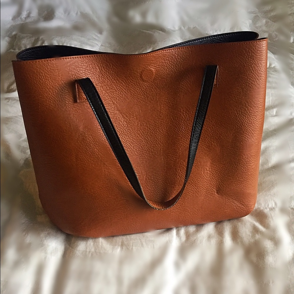 Reversible tote