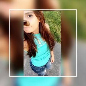 Meet your Posher, Perla