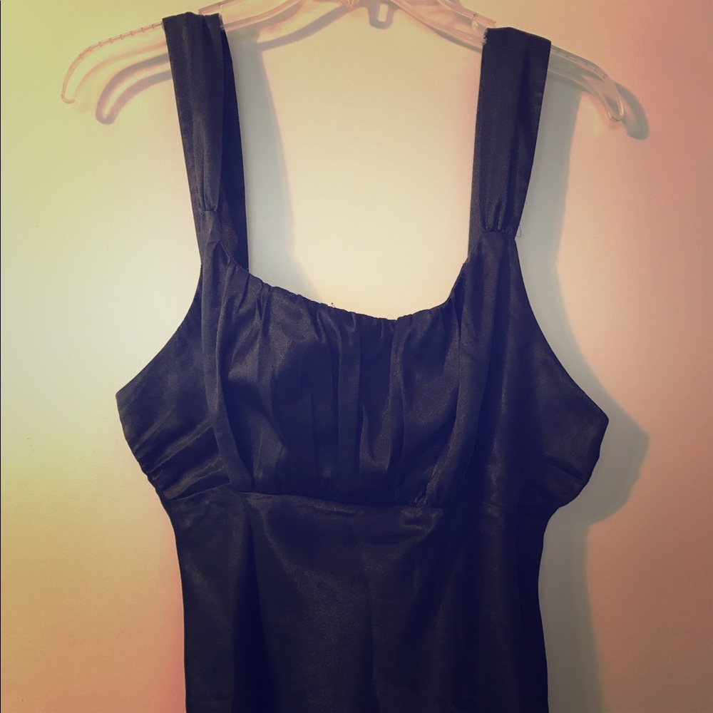 Silky black top