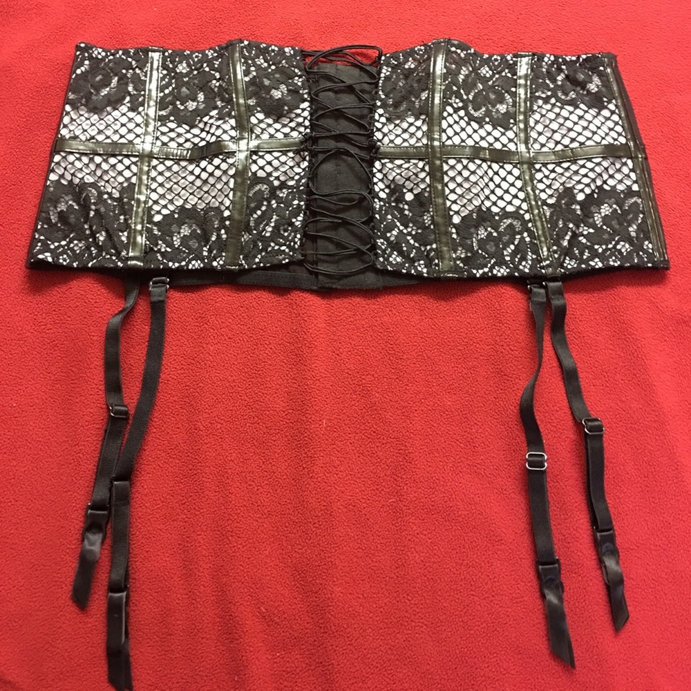 VS Garter Belt large