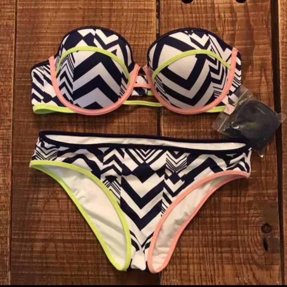 Victoria's Secret bikini set 36C small bottoms
