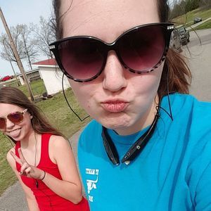 Meet your Posher, Hayli