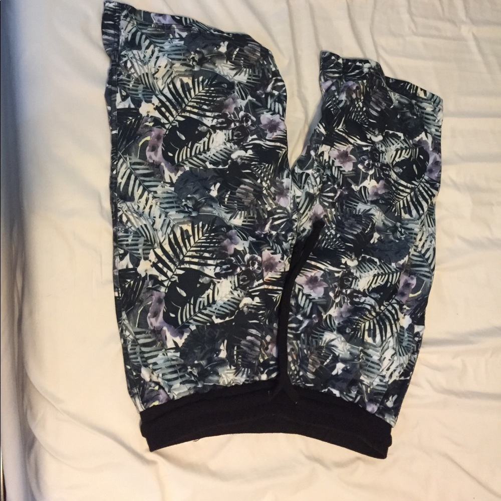 Floral sweat shorts