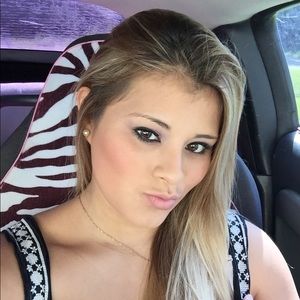 Meet your Posher, Viviana