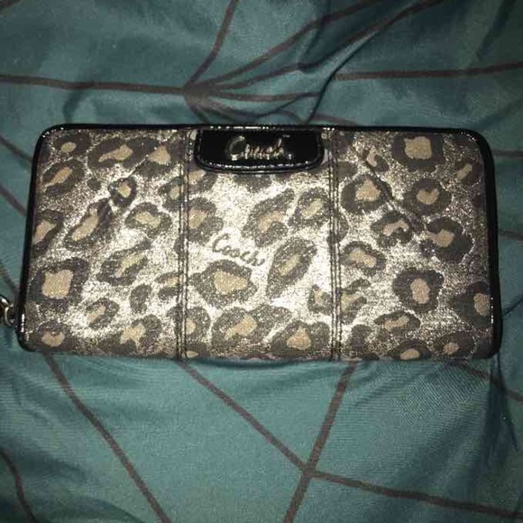 Coach wallet - Picture 1 of 2