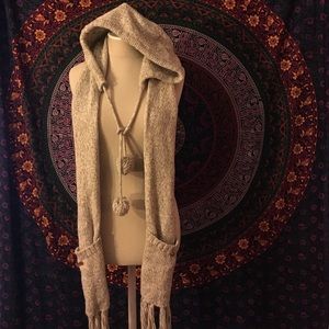 Multipurpose scarf/glove/hat combo‼️