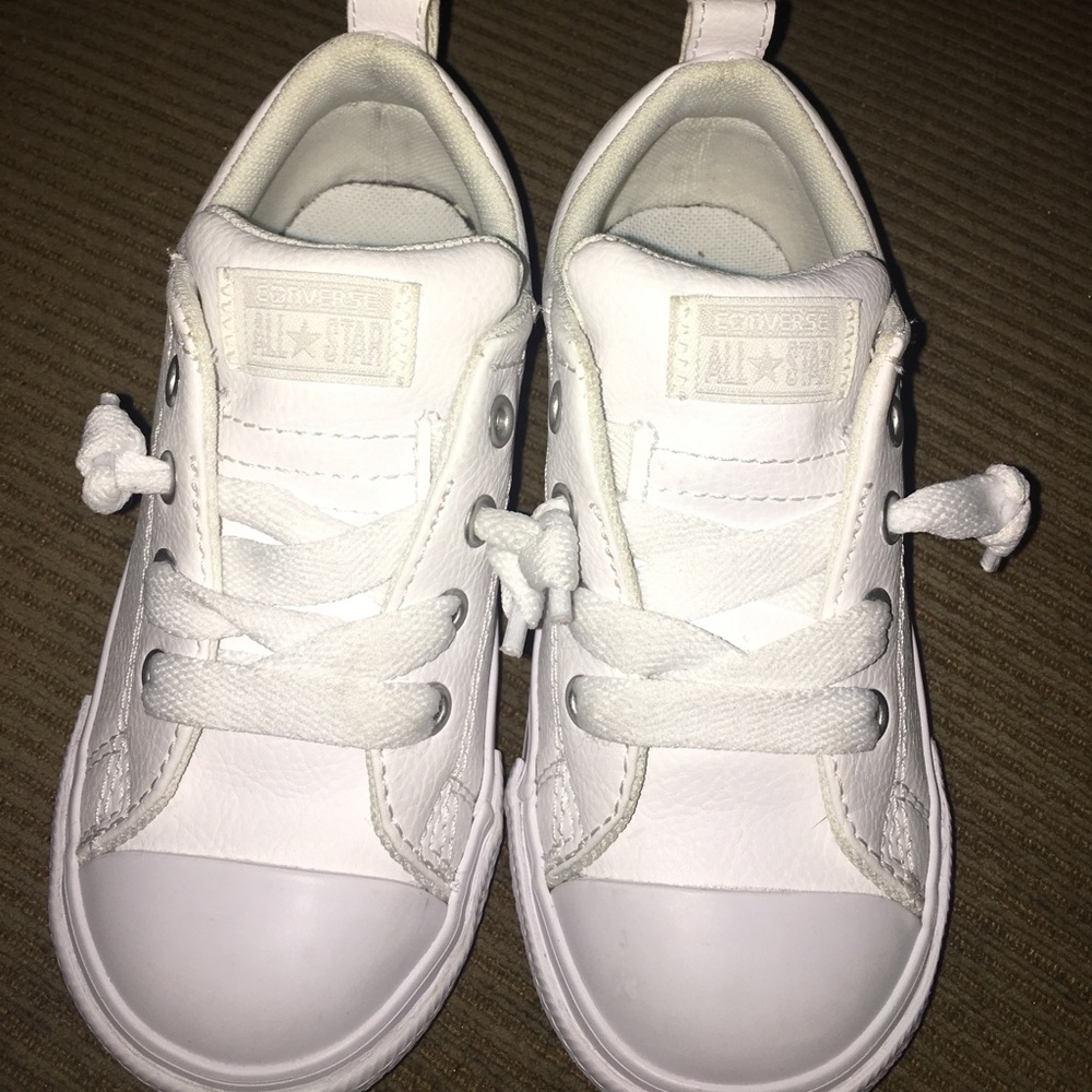 Girls sneakers