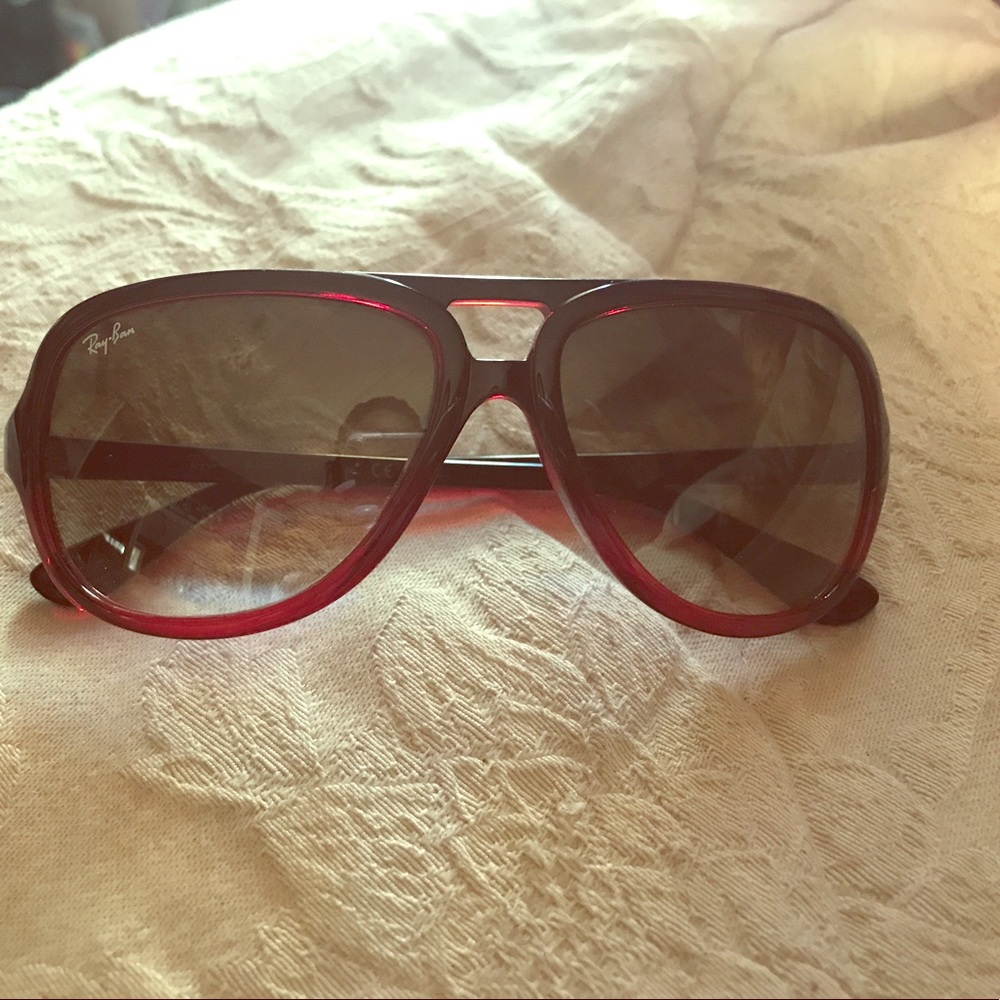 Only worn once ray ban sunglasses without case