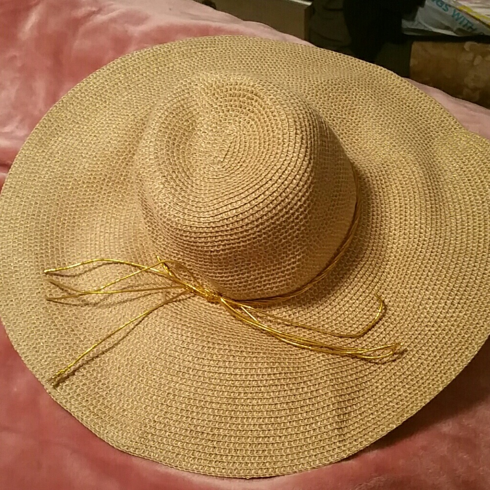 Gold fun in the sun beach hat!