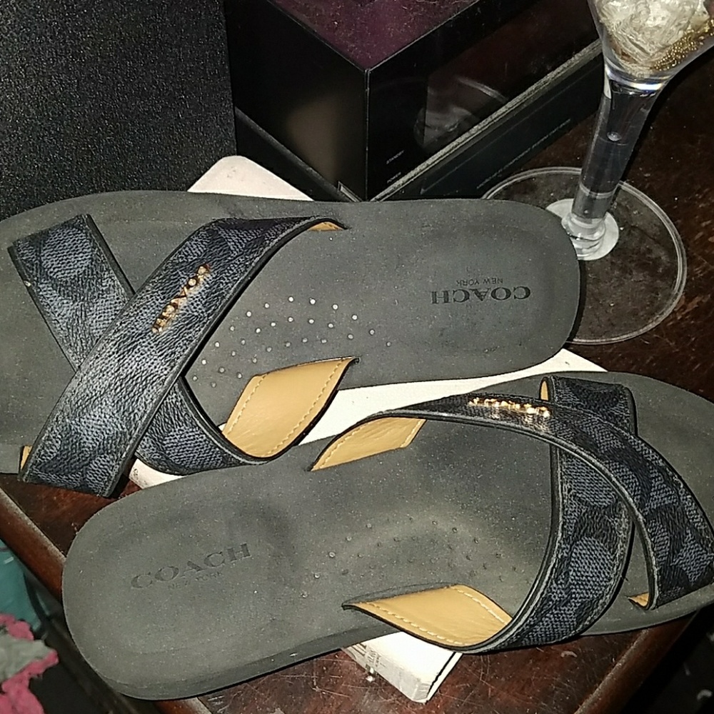 Cutest blacl coach sandles