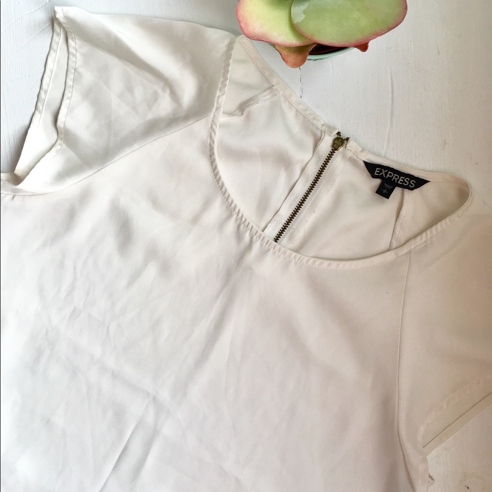 Express off-white short sleeve blouse top.