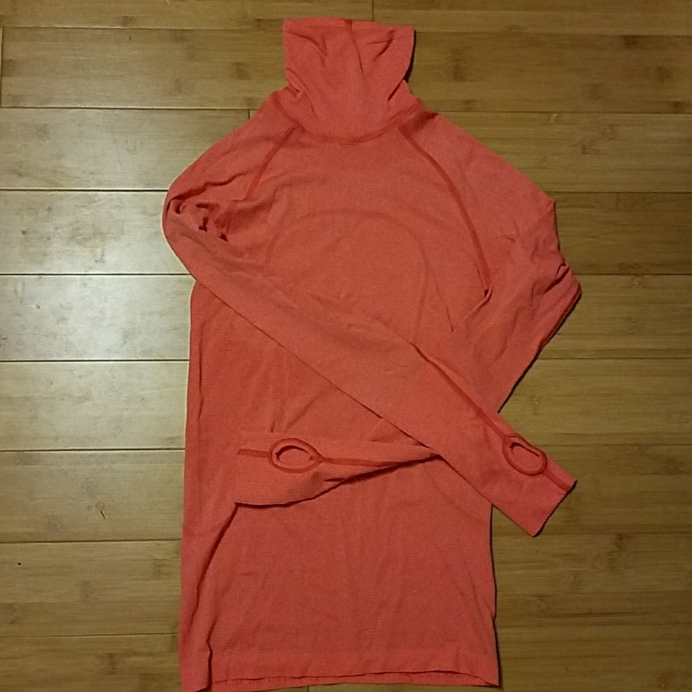 Lululemon long sleeve athletic top