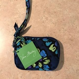 NWT Vera Bradley Tech Case in Indigo Pop