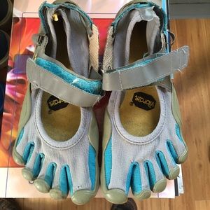 Vibram toe shoes