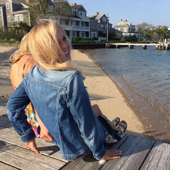 Meet your Posher, Claire - Picture 1 of 1