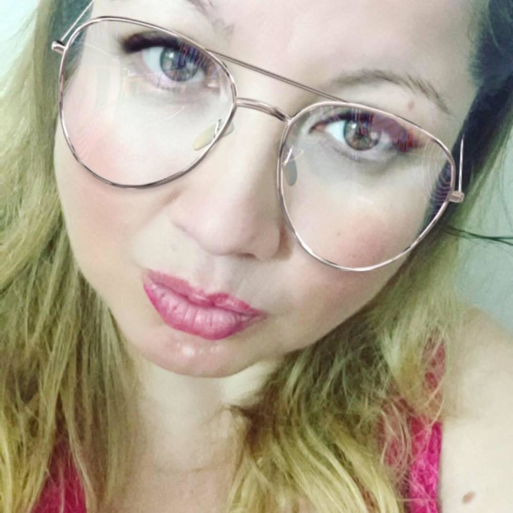 Meet your Posher, Oralia