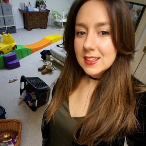 Meet your Posher, Alexandra