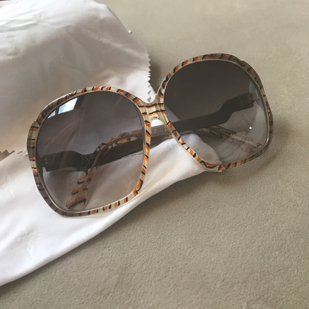 AUTHENTIC Victoria Beckham Sunglasses