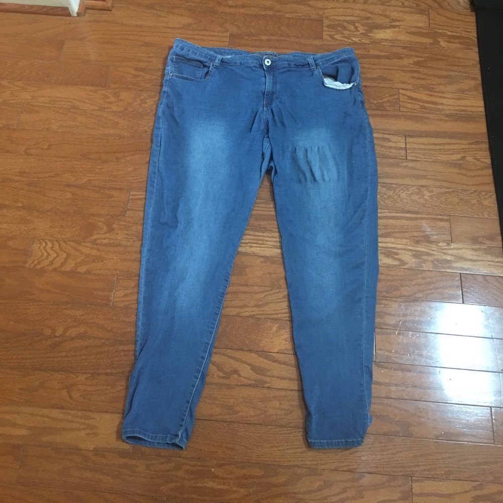 Plus Size Mid Rise Jegging