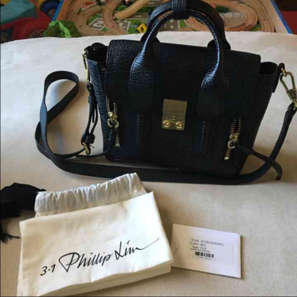 SOLD OUT ⚡️3.1 Phillip Lim
Pashli Leather Mini  !