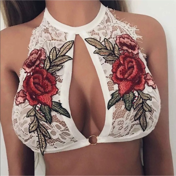 Floral detail lace bralette available in white - Picture 3 of 4
