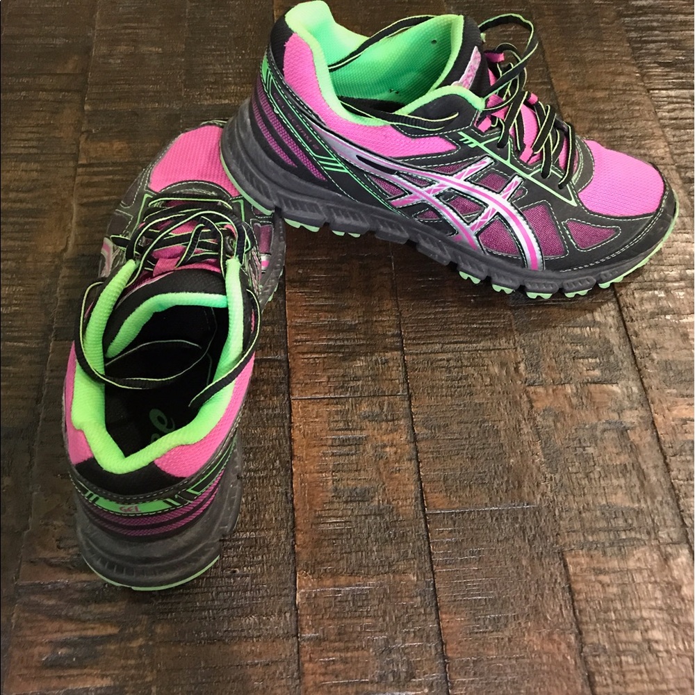 Asics tennis shoes.  Size 10