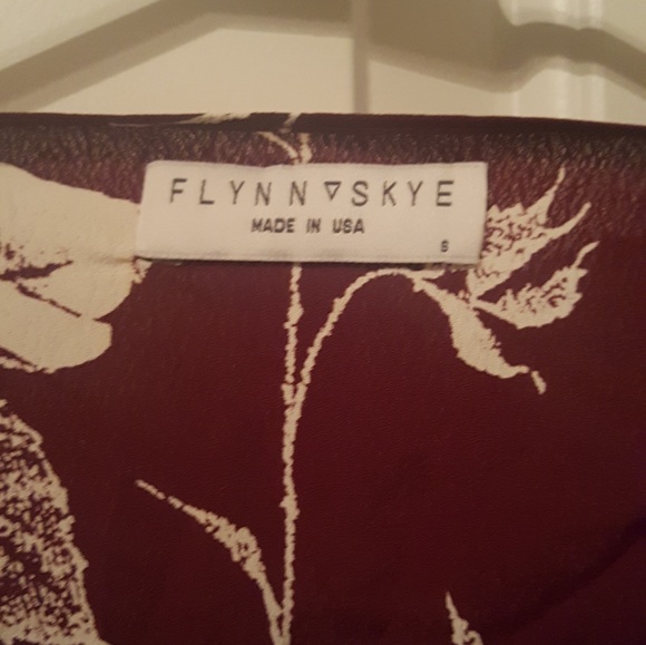 Sold NWOT Long Sleeve That's a Wrap Crop Top - Picture 4 of 5